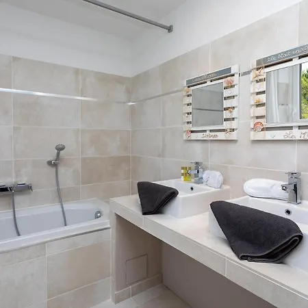 Les Bastides Du بيت للعطل